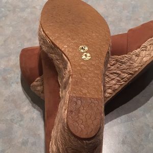 Michael Kors Shoes - Michael Kors open toe shoes Michael Kors Shoes - Michael Kors open toe shoes